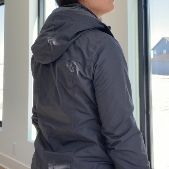 Hollister jacket. Fleece inside L but fits like a small - Picture 5 of 8